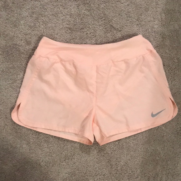 Nike Pants - Women’s Nike Dri-Fit Peach Shorts Size Medium